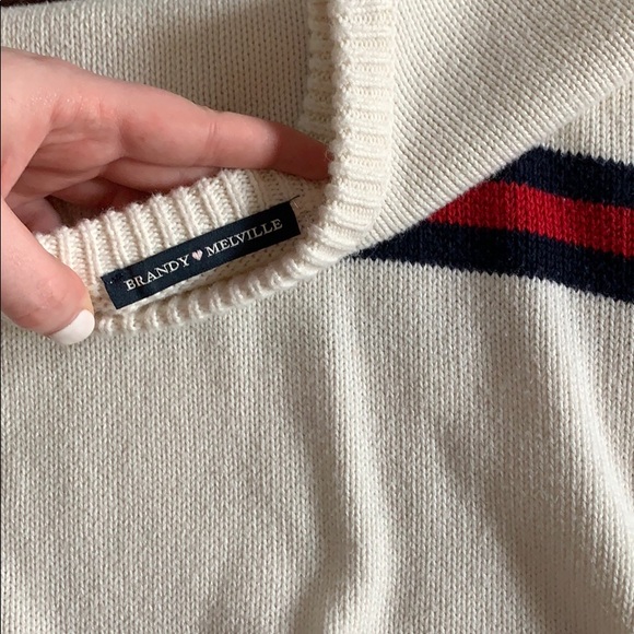🦄 4/$40 Basic Brandy Melville Striped Sweater - Picture 5 of 6